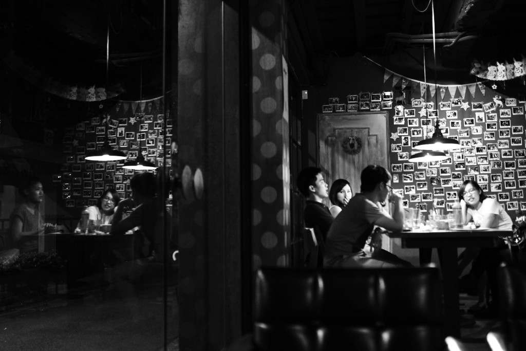 圖片取自flickr用戶Aikawa Ke，創用cc授權，標題「sleepless Taipei」 同志友善咖啡店