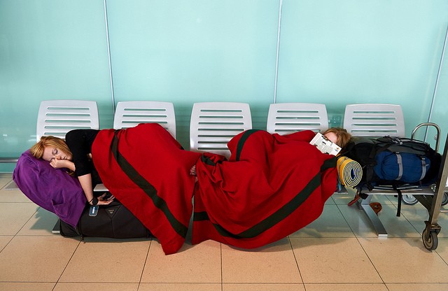 要了解一個人的年齡，比身分證還準確的，就是旅行時睡覺方式⋯⋯（Photo by wolf4max@Flickr）