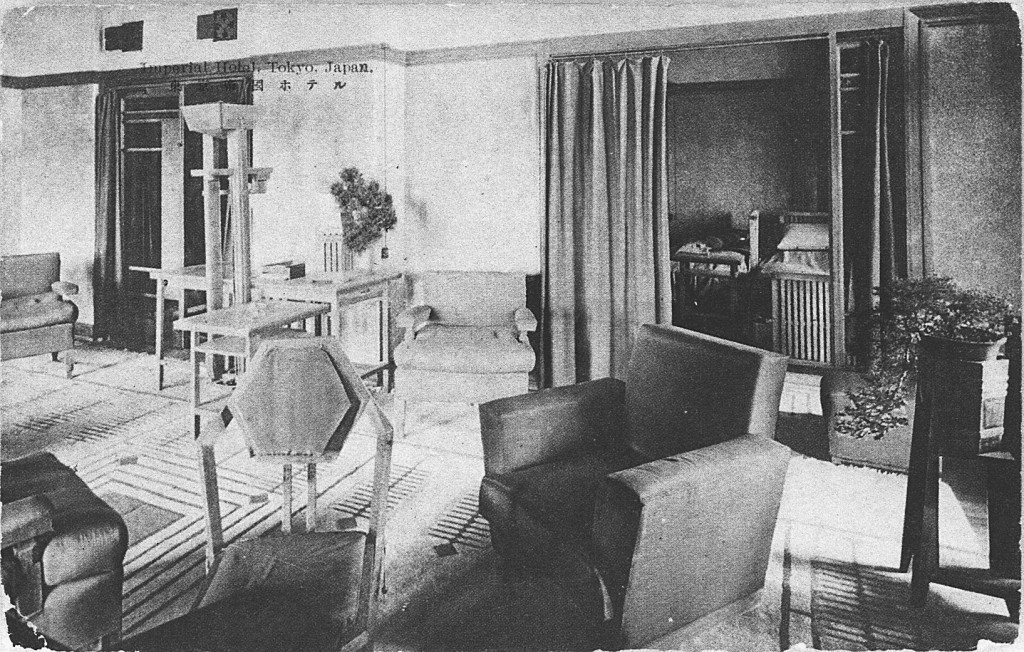 帝國飯店的客房。