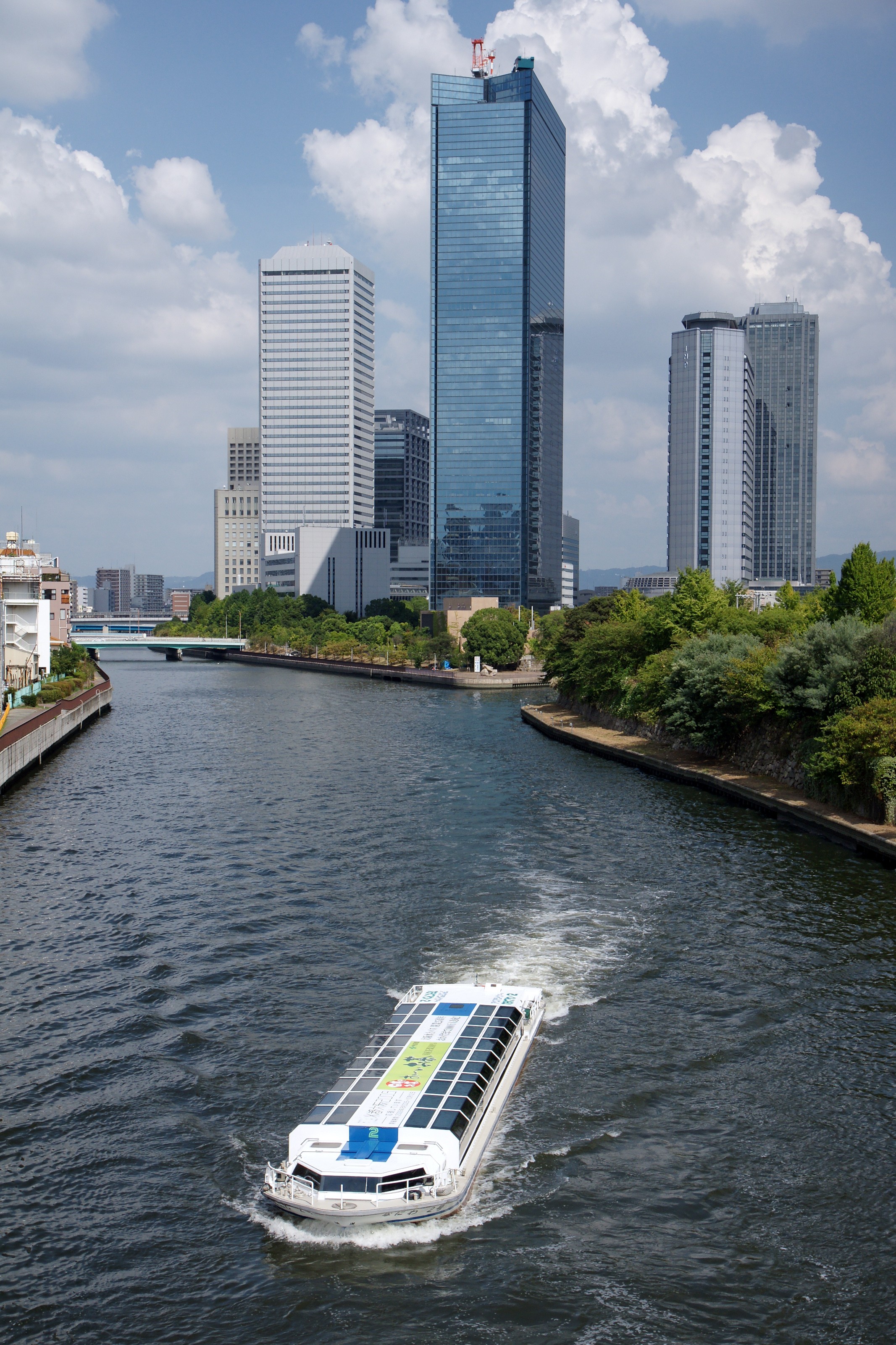 持大阪周遊卡可享期間限定免費的大阪水上巴士。（Photo by wikimedia）