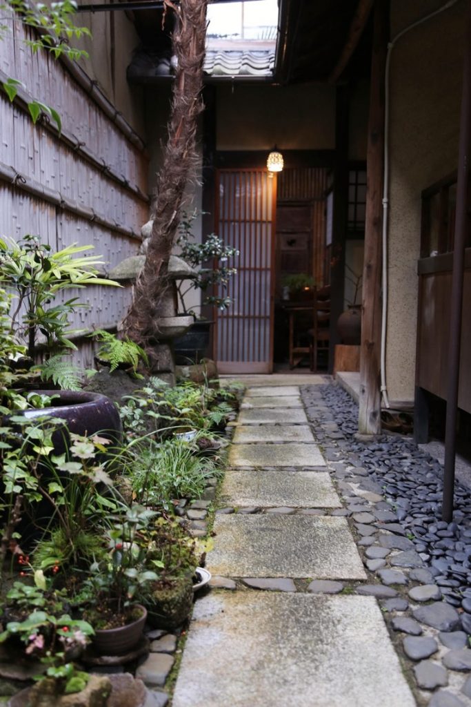 京都 町家咖啡 恬靜療癒 西陣古巷裡的苔球盆栽cafe 旅飯 Pantravel